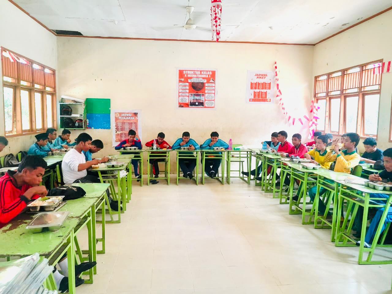 Makan Bergizi Gratis di SMK Negeri 6 Pekanbaru