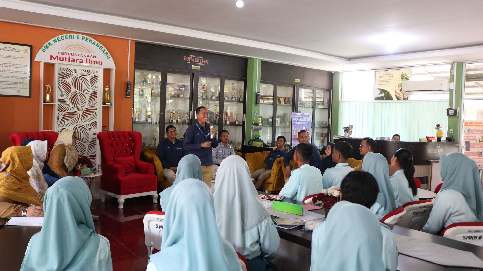 Siswa Akuntansi SMKN 6 Pekanbaru Ikuti Seleksi Magang PLN Nusantara: Langkah Awal Menuju Dunia Kerja Nyata