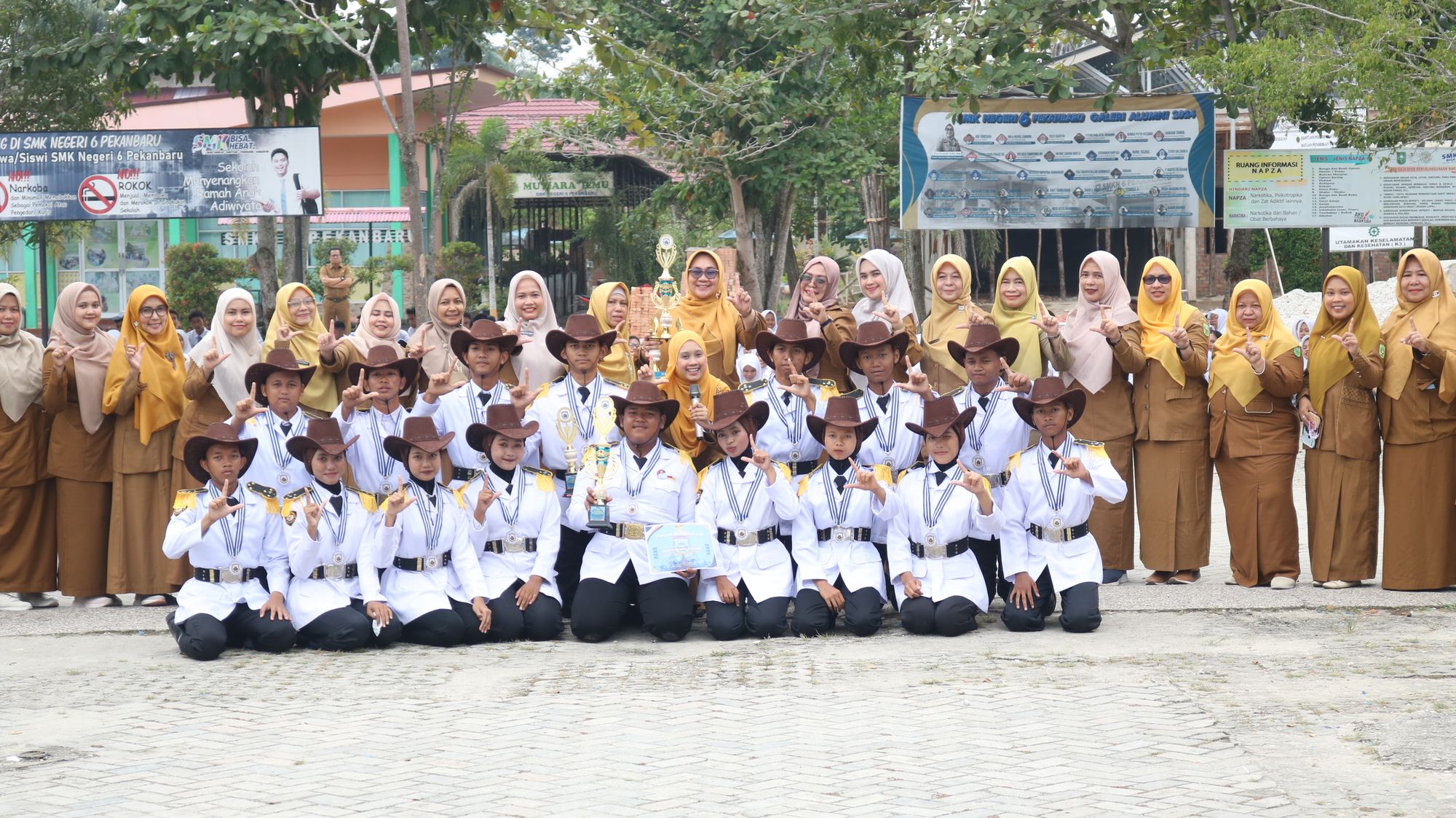 Paskibraka SMK Negeri 6 Pekanbaru Raih Tiga Gelar Juara di Ajang LKBB Bagaskara SMAN 11 Pekanbaru 2025