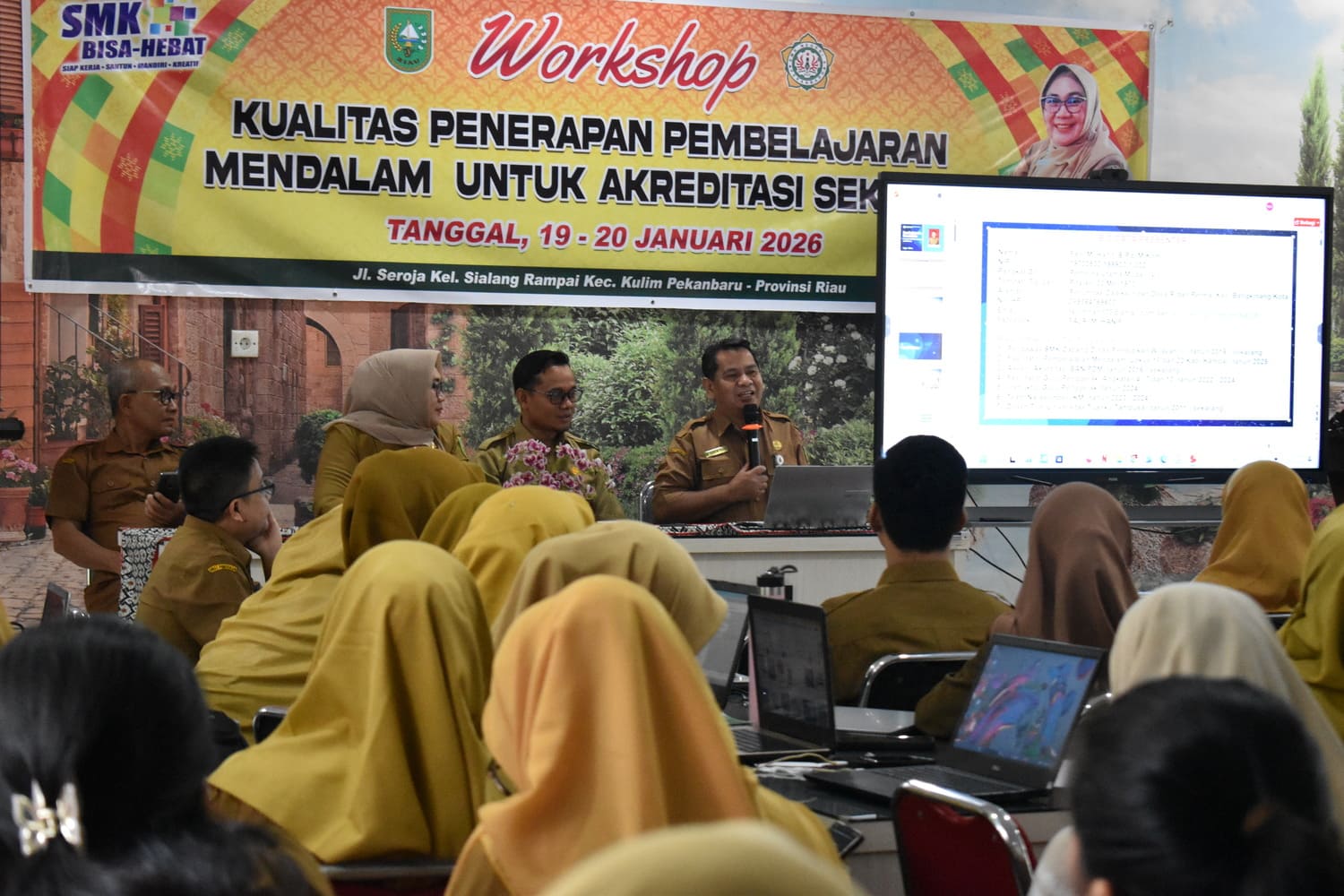Workshop Pembelajaran Mendalam untuk Akreditasi Sekolah Selama Dua Hari Bersama Bapak Fajri M. Hanif, S.Pd., M.Kom.