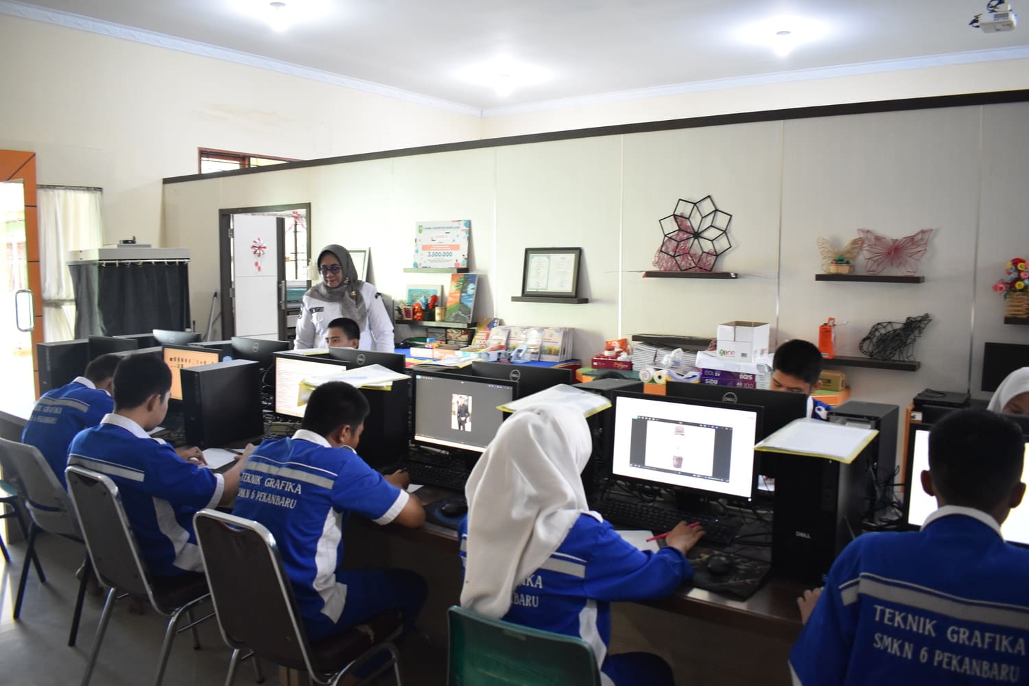 Pelaksanaan Uji Kompetensi Keahlian (UKK) Jurusan Siswa Kelas XII SMK Negeri 6 Pekanbaru