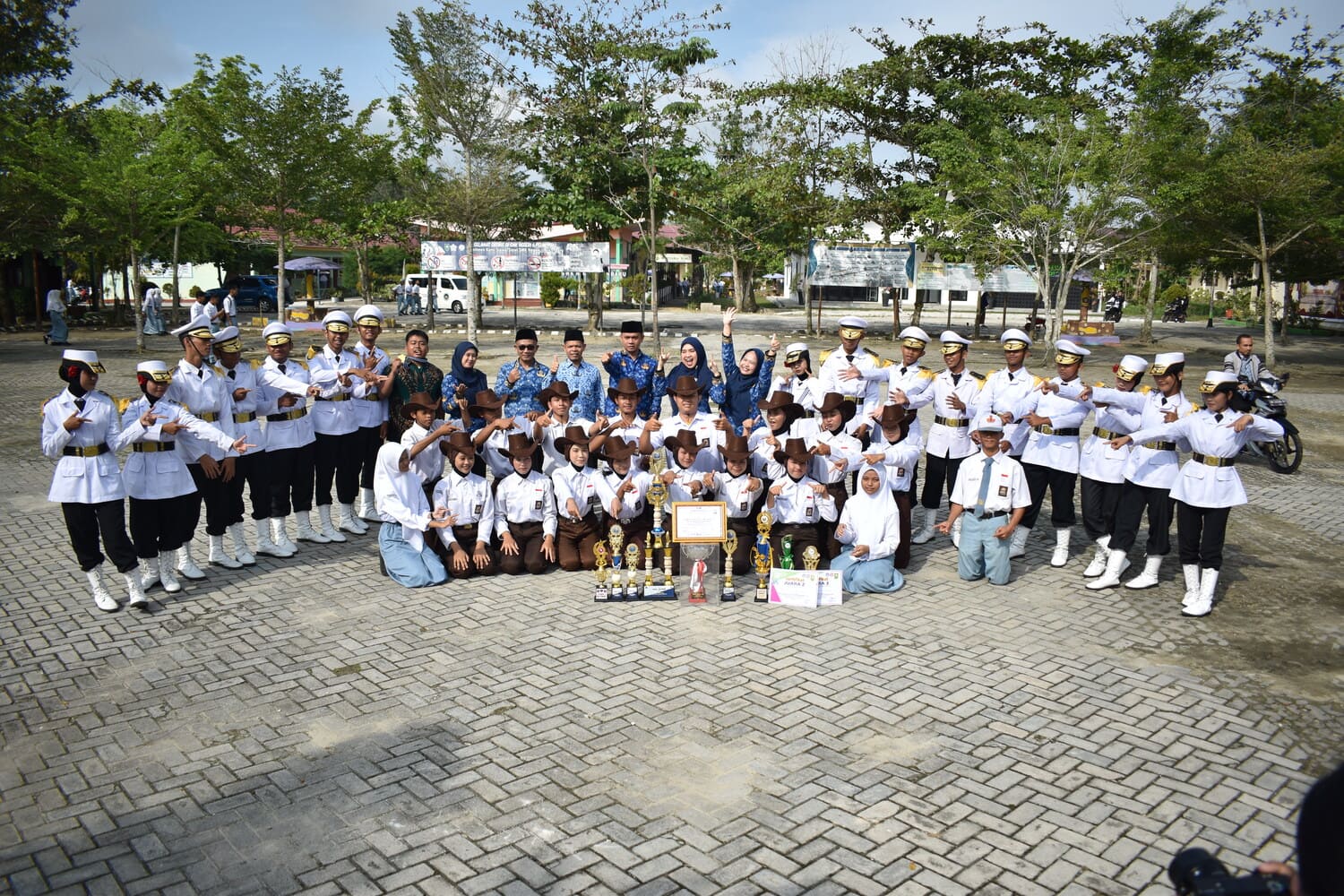 Upacara Hari Pendidikan Nasional dan Apresiasi Prestasi Ekskul PASUS SMK Negeri 6 Pekanbaru