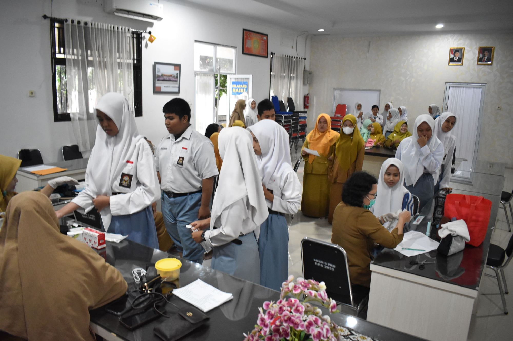 Puskesmas Tenayan Raya Laksanakan Pemeriksaan dan Sosialisasi Kesehatan bagi Siswa SMK Negeri 6 Pekanbaru