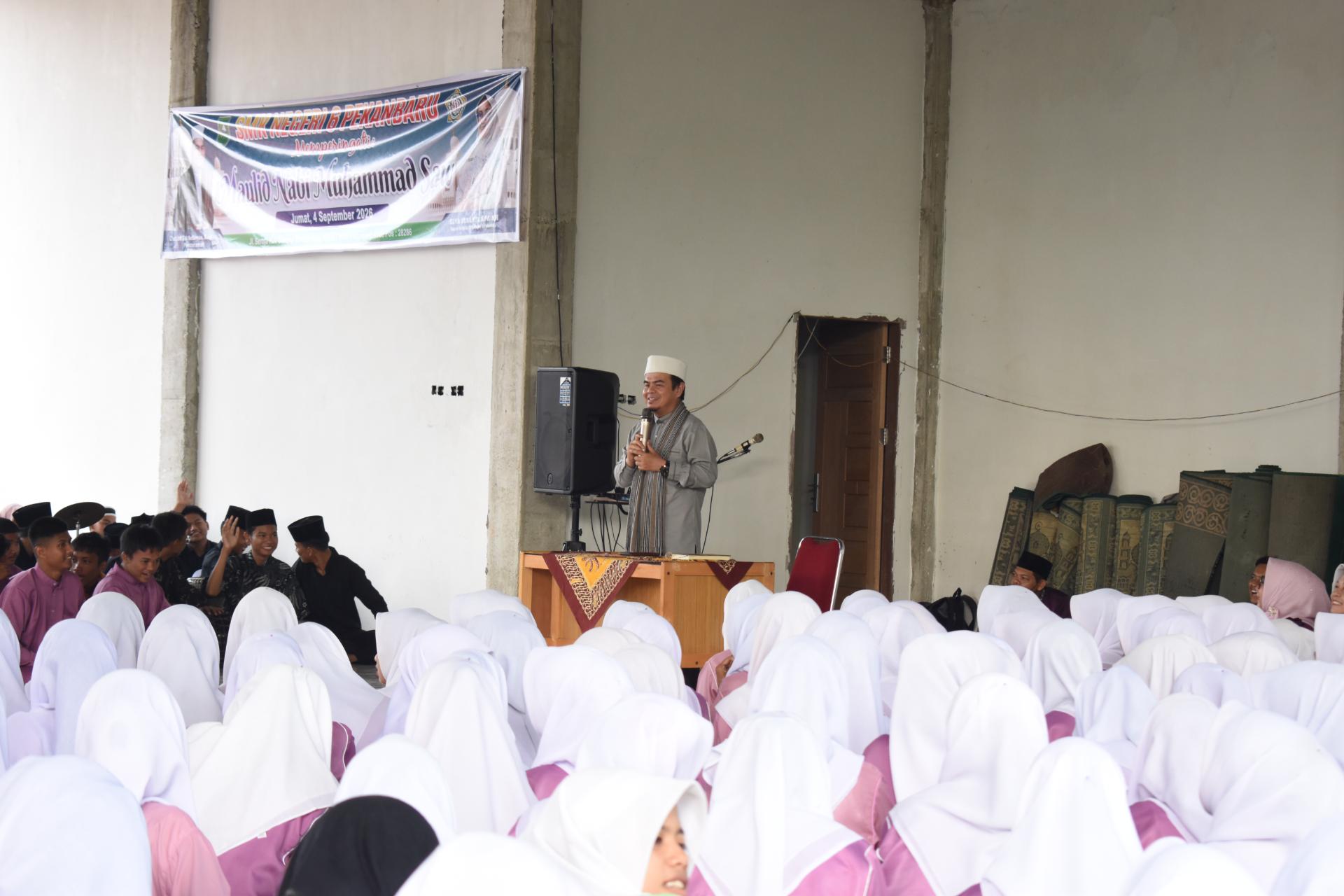 Semarak Maulid Nabi Muhammad SAW di Mushola Nurul Huda SMKN 6 Pekanbaru