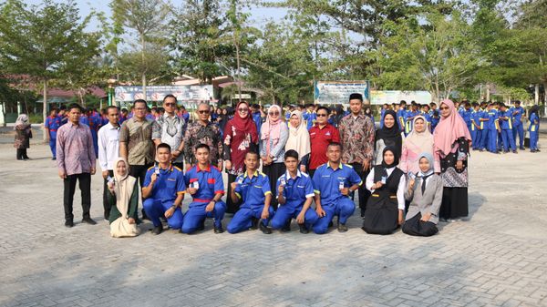Kegiatan Pelepasan PKL Semua Jurusan SMK Negeri 6 Pekanbaru 2025