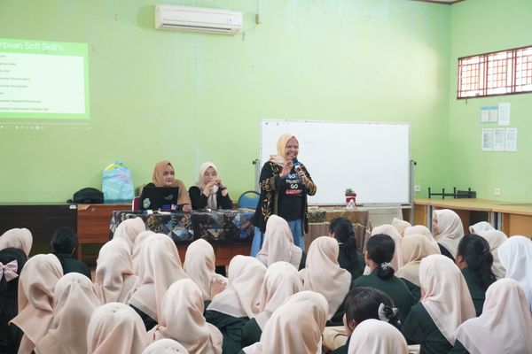 Jurusan Akuntansi SMK Negeri 6 Pekanbaru Gelar Peningkatan Soft Skill dan Beauty Class Bersama Saffreskin – PT Best Cooperation
