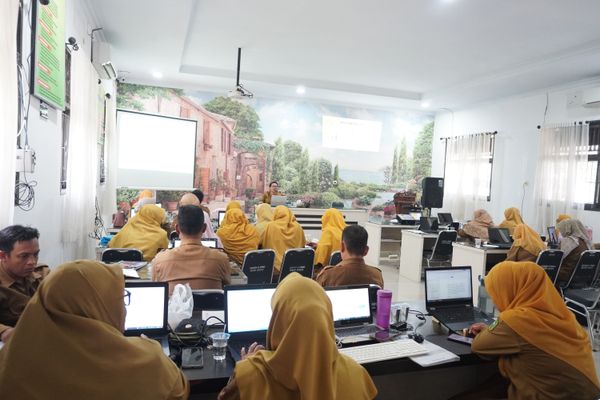 Workshop Penyusunan Modul Ajar Berbasis Deep Learning di SMK Negeri 6 Pekanbaru