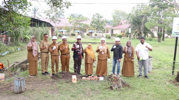 Peletakkan Batu Pertama Pembangunan RPS Kuliner dan Pemasaran dan 2 kelas pada SMK Negeri 6 Pekanbaru