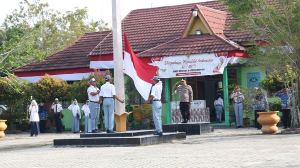 Upacara Hari Kesaktian Pancasila 2025 Bersama Ditbinmas Polda Riau di SMKN 6 Pekanbaru