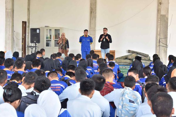 Menuju Dunia Kerja, Siswa Kelas XII SMKN 6 Pekanbaru Dapat Pembekalan Keselamatan Kerja dari BPJS Ketenagakerjaan
