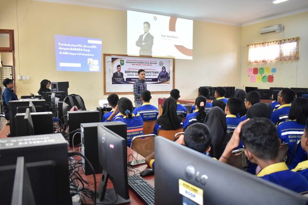 Menuju Dunia Industri, Siswa Kelas XII SMKN 6 Pekanbaru Dapat Pembekalan PKL